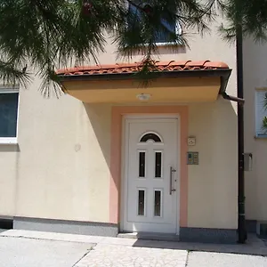 https://apartment-ines-medulin.in-istria.net