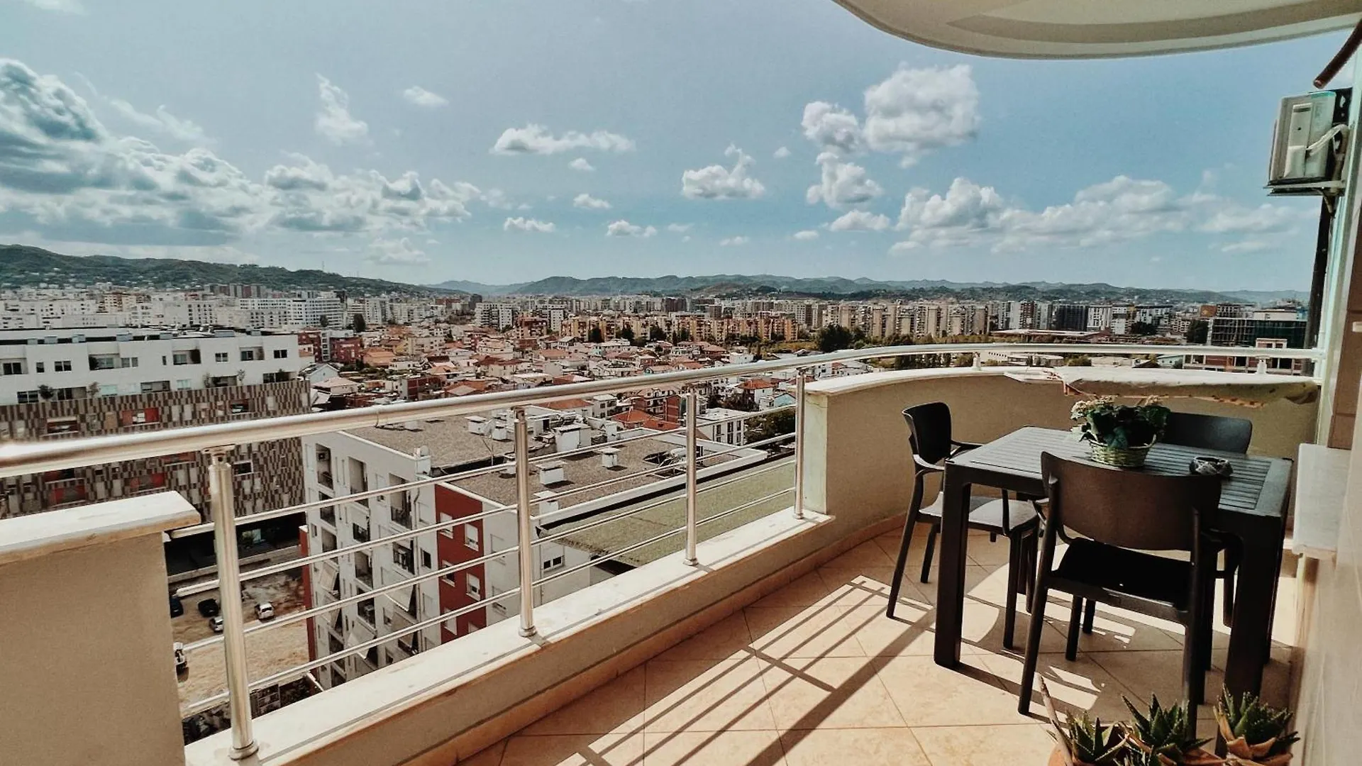 Cozy Rooftop Apartment - Your Home, Away From Home! Tirana Albania